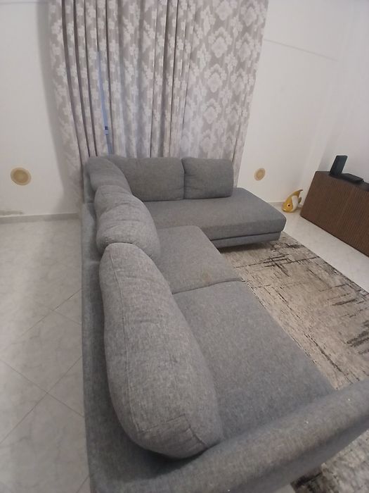 Sofá com chaise longue