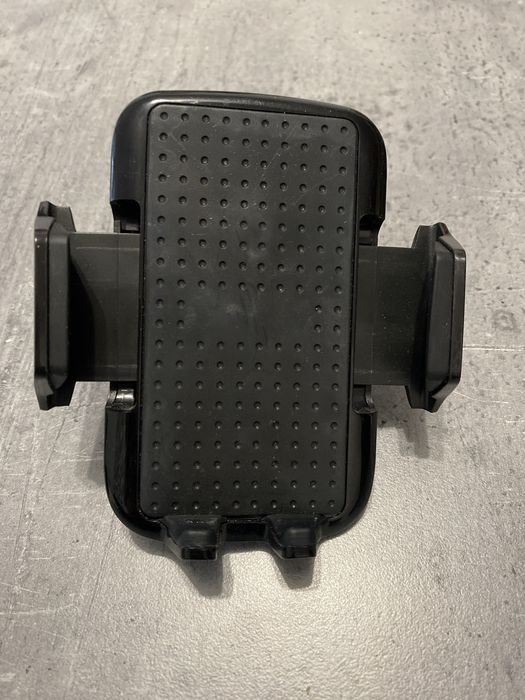 Uchwyt do samochodu na kratki