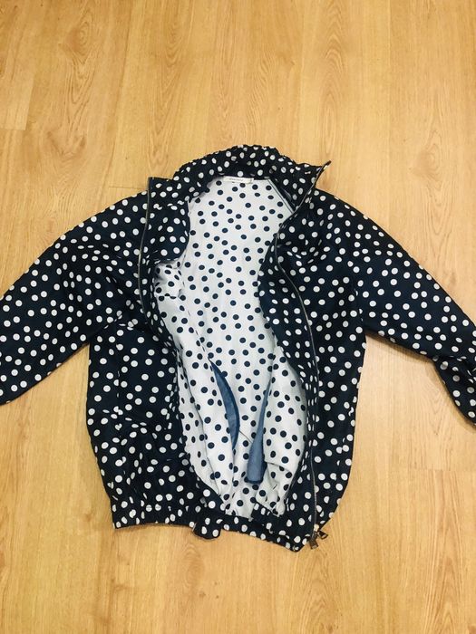 Kispo azul bolinhas brancas sem capuz