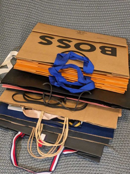 Багато пакетів різних брендів louis vuitton, BOSS упакування