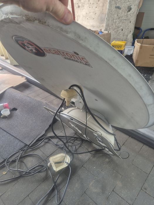 Antena satelitarna automatyczną kamper