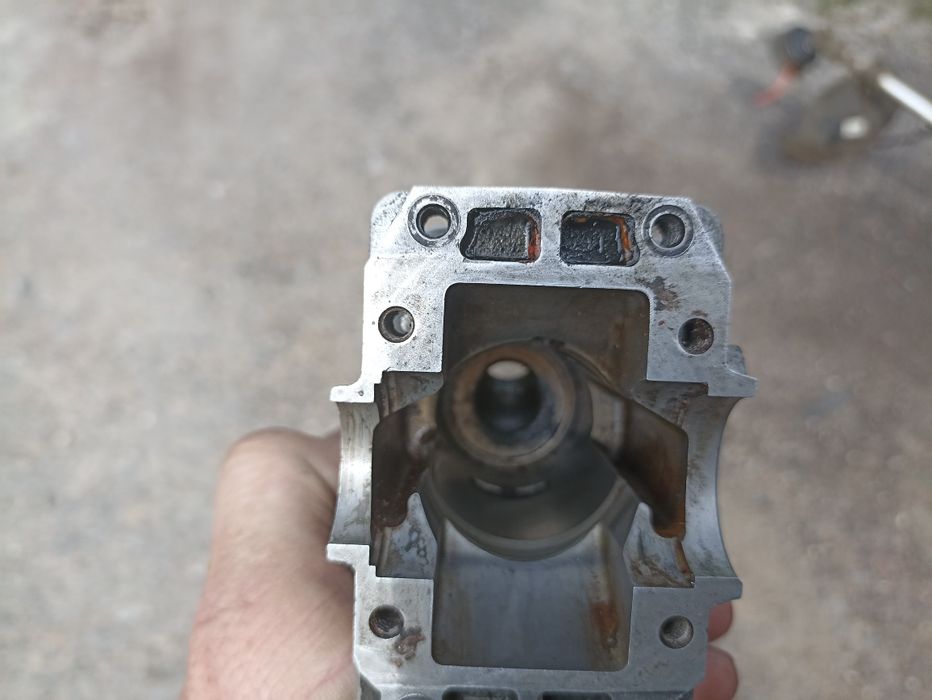 Продаються  запчастини для бензопили Олео Мак 936