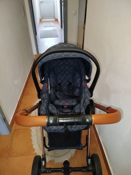 Carrinho de bebê 3 em 1 multifunções semi novo