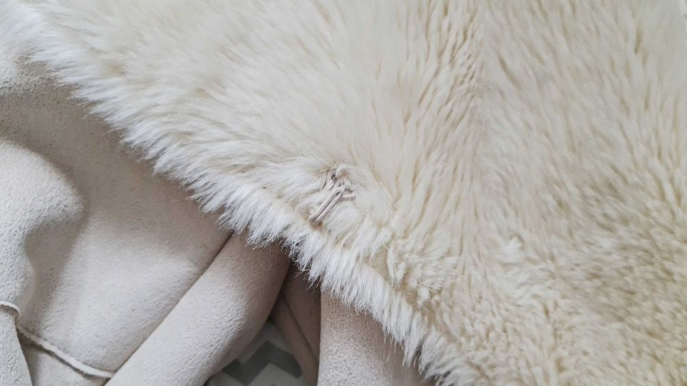 Bershka płaszcz kożuch futerko kolor ecru  rozmiar 38 L