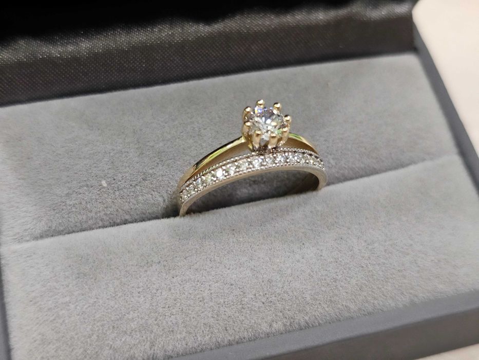 Nowy pierścionek złoty podówjnie łączony z oczkiem w koronce PR 585