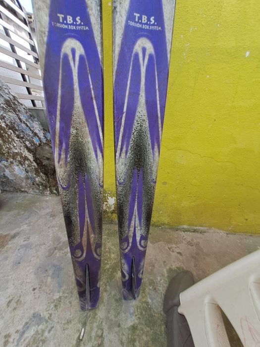 Skis aquáticos usados