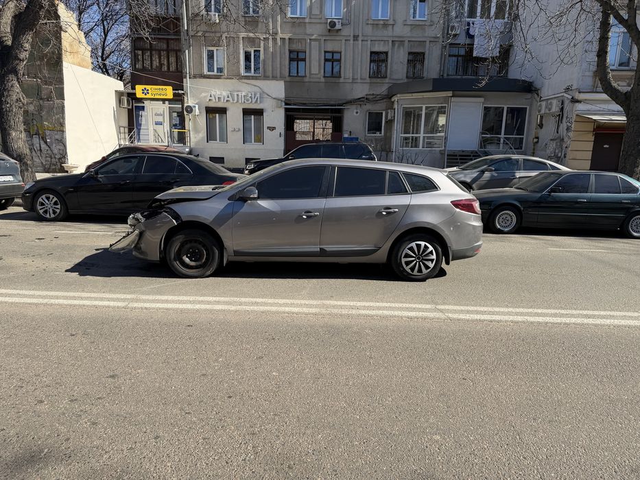 Megane 3 универсал 2012 года 6 ступка 294 км