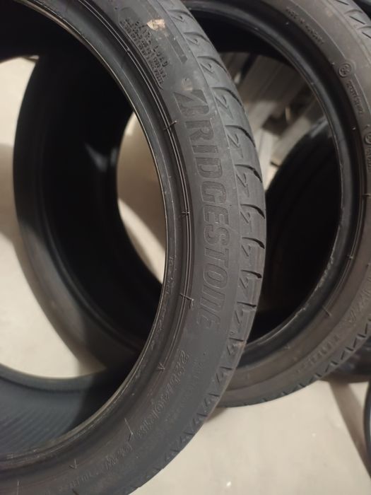 Bridgestone Turanza T005  225/40R18.
