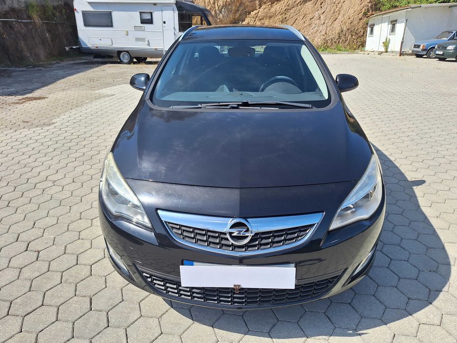 OPEL ASTRA SPORT TOURER  2011