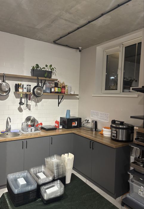 Готовий діючий бізнес суші/wok, розливне крафтове пиво, прохідне місце