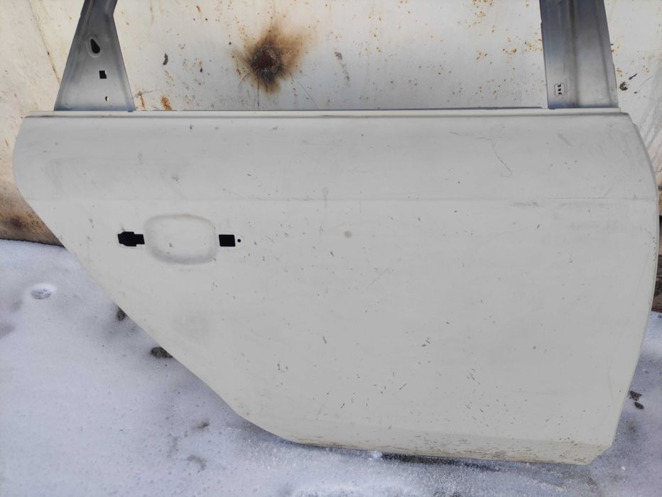 Задняя правая дверь Audi A4 B8 Универсал