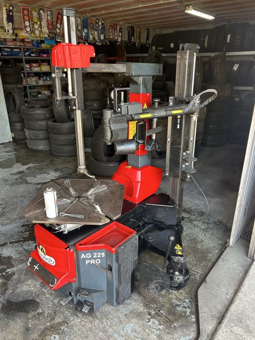 Maquina de desmontar pneus