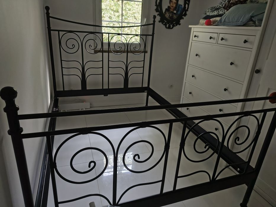 Rama łóżko Ikea metalowe czarne 140x200