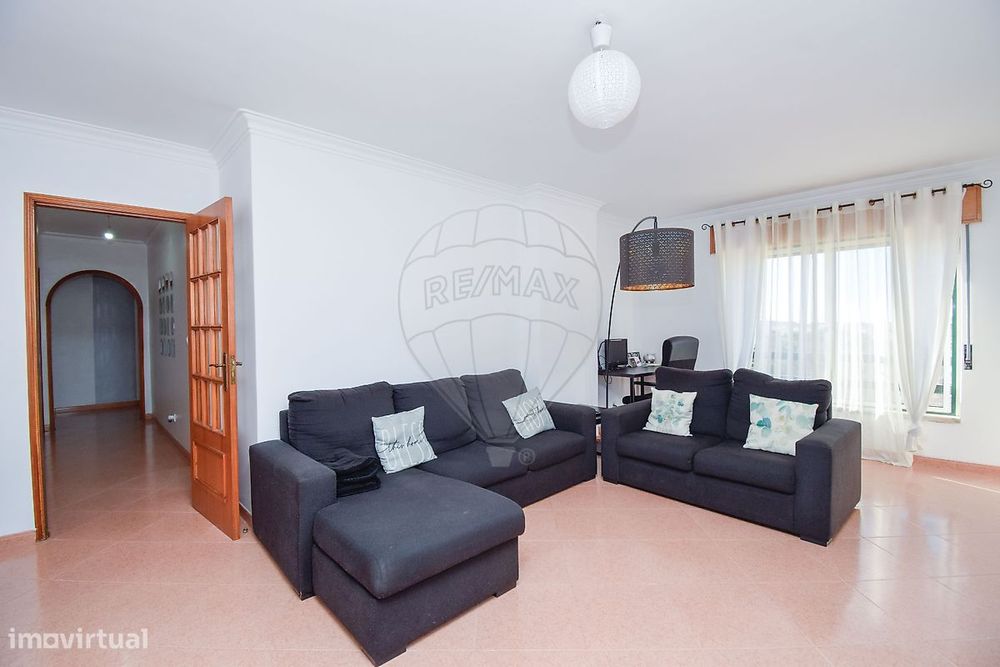 Apartamento T2 para venda — Rio de Mouro, Lisboa