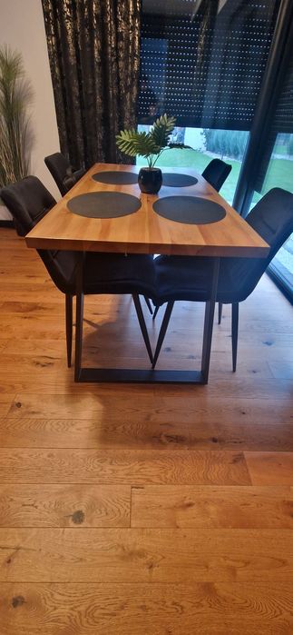 Stół z drzewa debowego