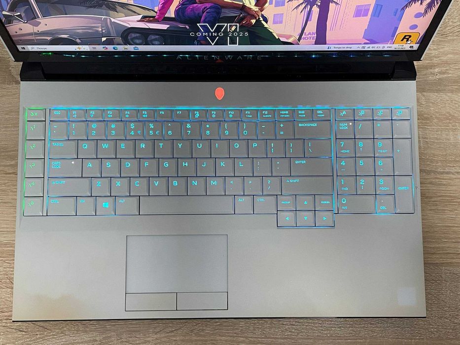 Dell Alienware Area-51m- 17" 144hz/ RTX 2070 175w/ i5-9500t/ 16/ 1.5tb