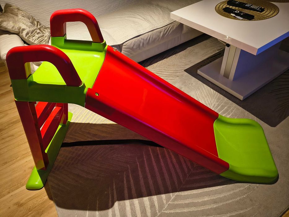 Zjeżdżalnia dla dziecka...