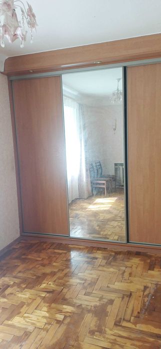 продам 2 кімнатну квартиру бул. Центральний