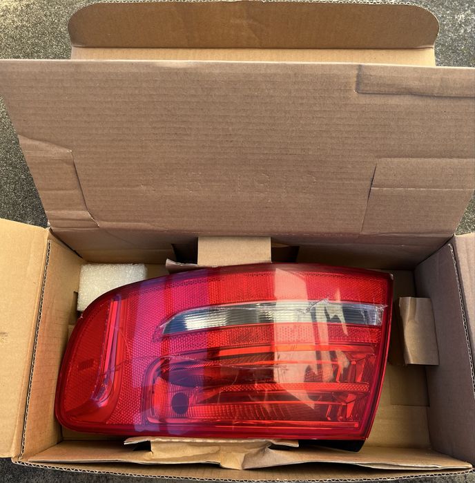 Farolim traseiro direito Audi A4 B8 Avant