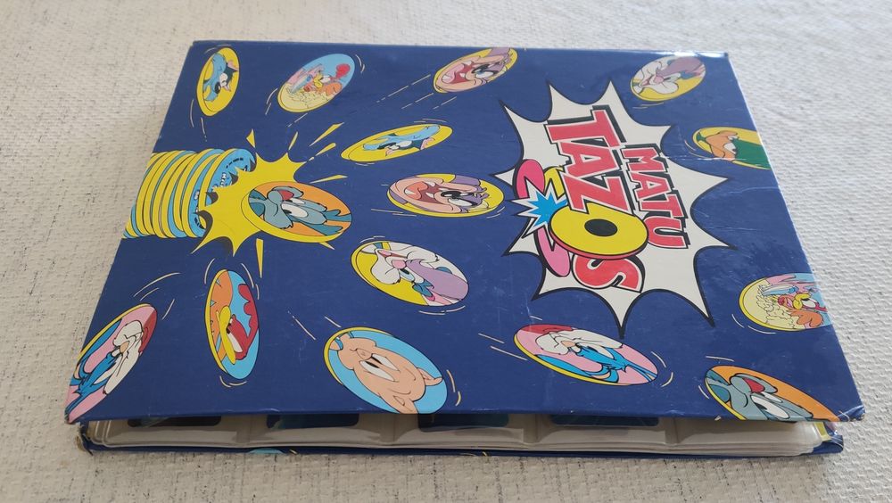 Caderneta tazos e outros tazos