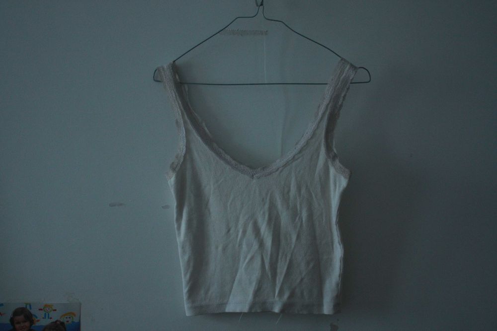 Top Branco com renda (pull and bear)