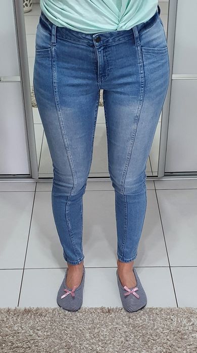 Dżinsy jasne z przeszyciem