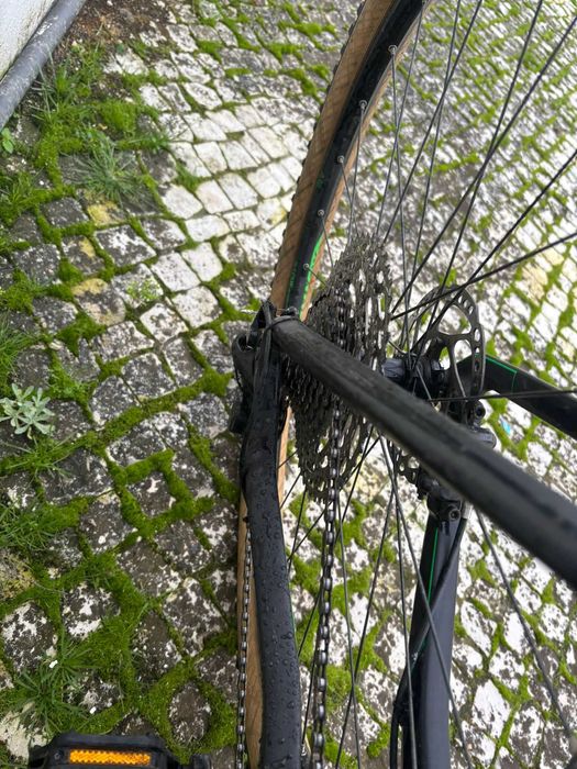 Bicicleta de Montanha Cube de Carbono 11 velocidades