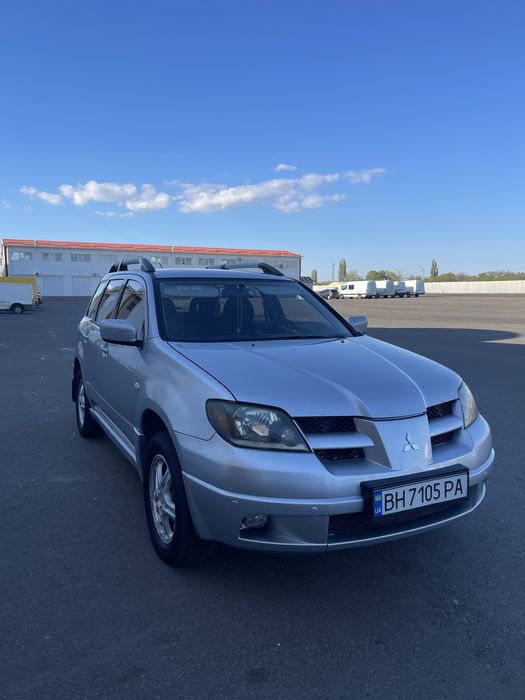 Продам оутлендер в хорошем состояние