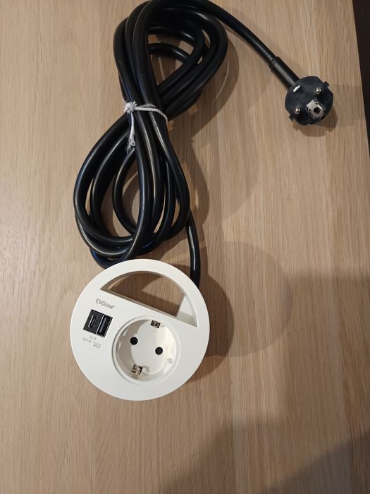 Tomada Evoline Circle 80 com USB e type-C