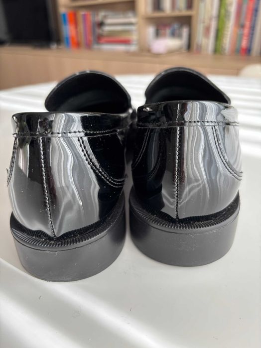 czarne mokasyny relax