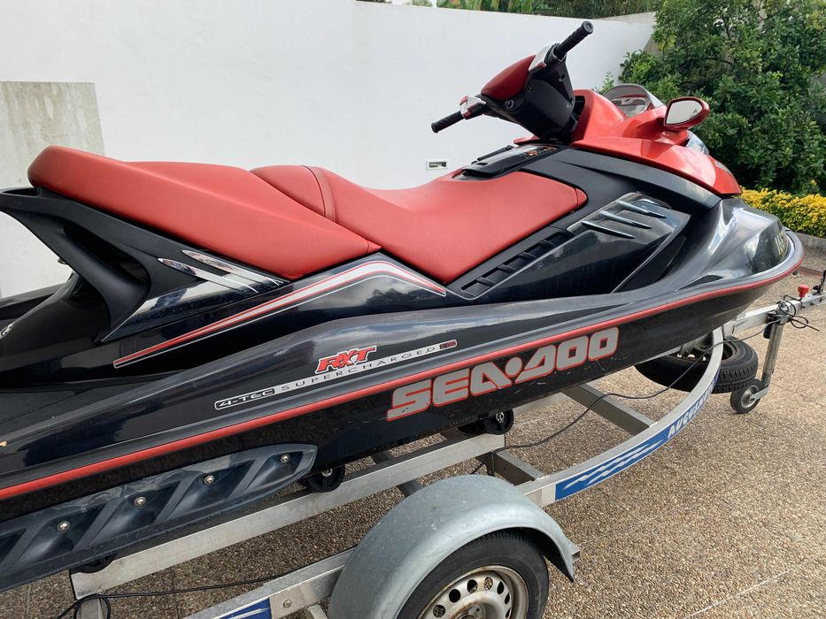 Mota de Água Sea-Doo RXT 215 (2007) – Potência e Diversão Garantida!
