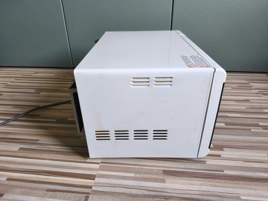 Kuchenka mikrofalowa mikrofalówka + rozmrażanie Samsung GE87W