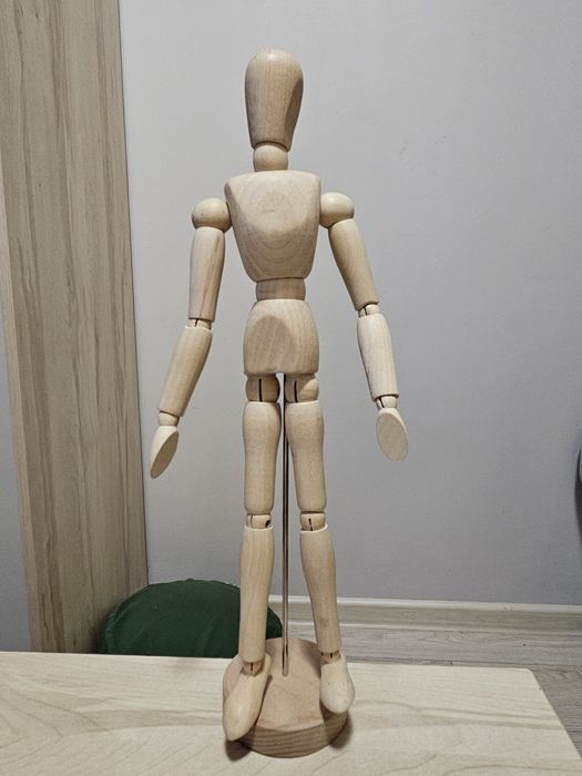 Drewniany manekin do nauki rysowania