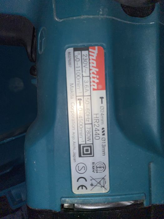 Перфоратор Makita HR 2440