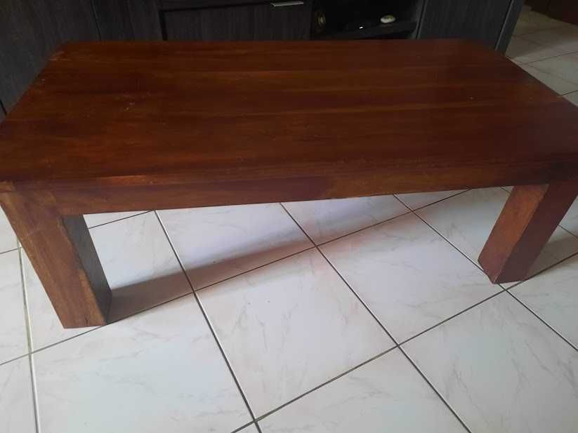 Mesa de apoio em madeira maciça