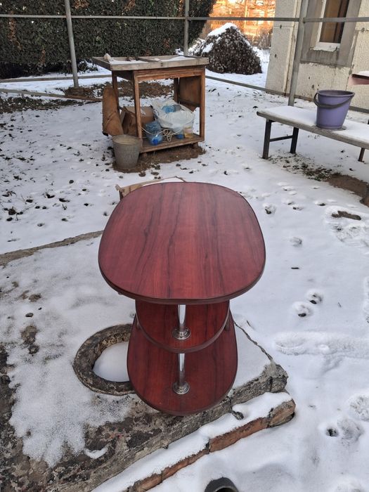 Продам Журнальный Столик в отличном состоянии.