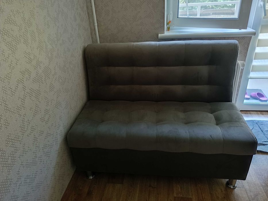 Диван на кухню .