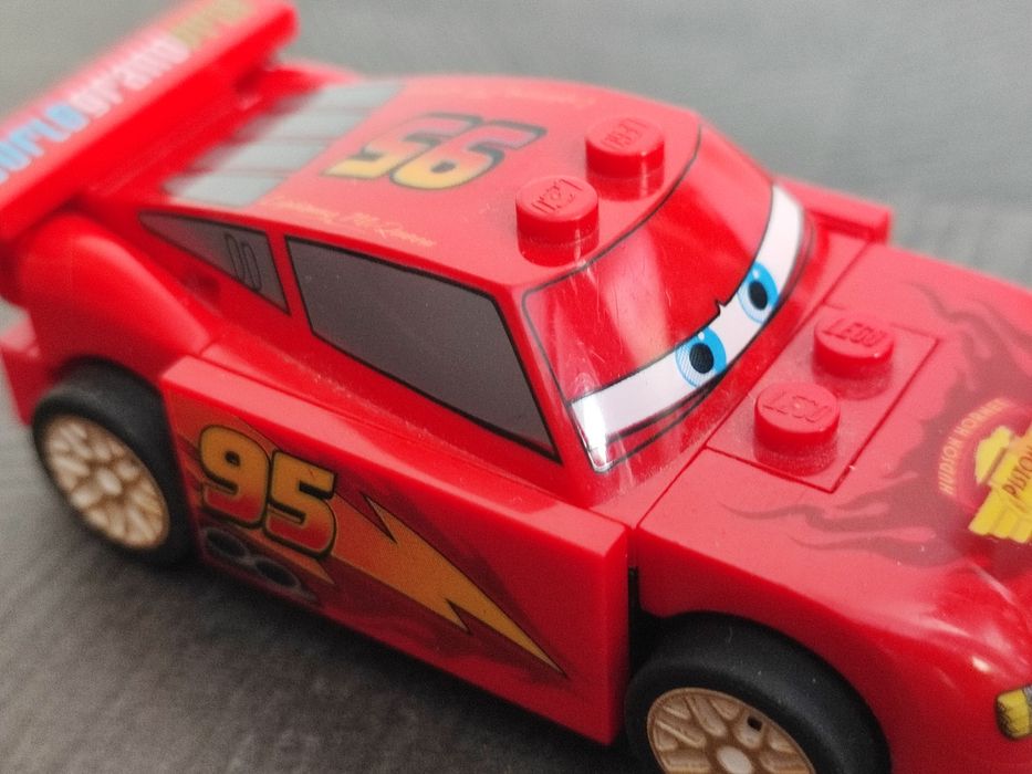 LEGO Auta 2 Międzynarodowe wyścigi Grand Prix 8423