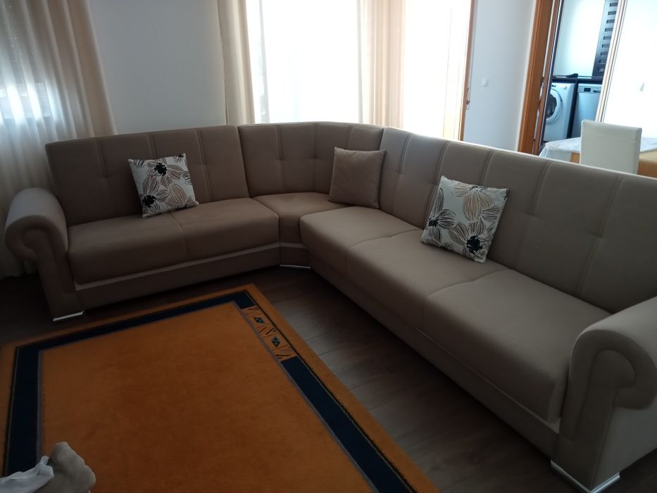 Sofá de canto novo  bege (Camel) rebatível com cama