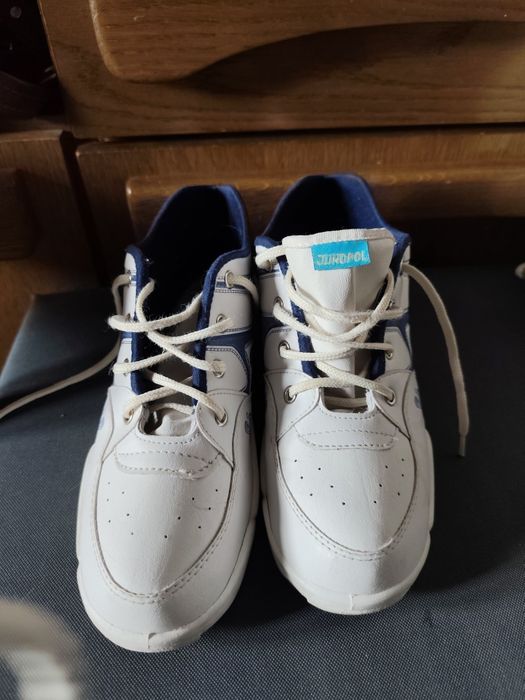 Buty do tenisa firmy JUNOPOL