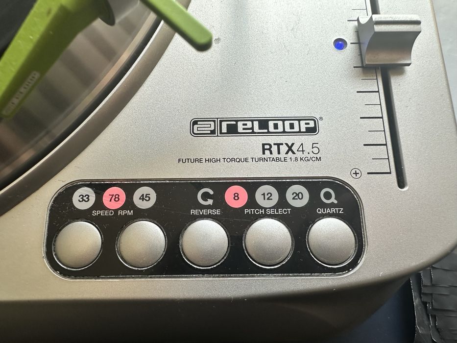 Gramofon ReLoop RTX 4.5