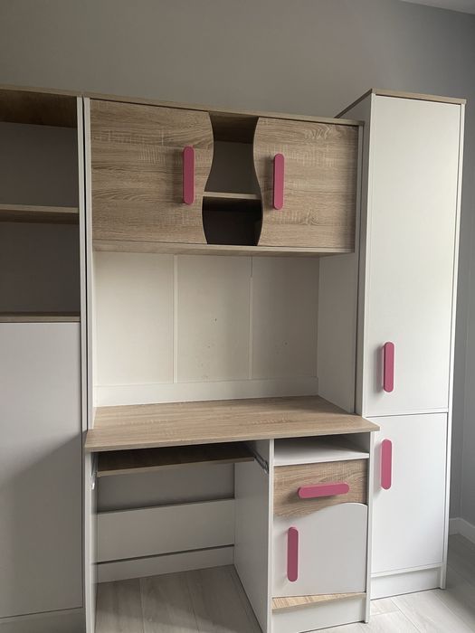 Zestaw mebli bialo-brazowe