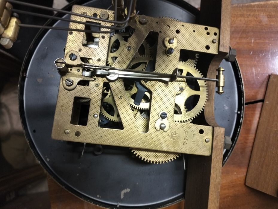 Stary zegar ścienny sprawny A12