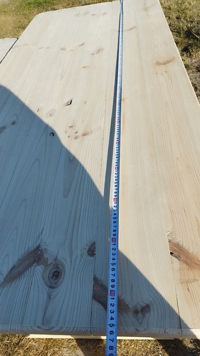 Stół ogrodowy drewniany.