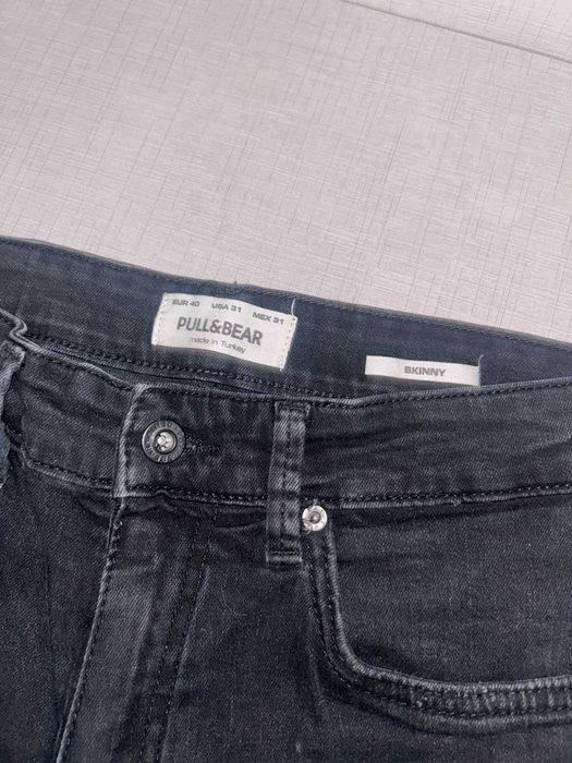 Jeans Skinny Rasgadas Pull&Bear Pretas EUR 40 - Bom Estado
