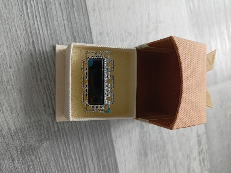 Broszka w stylu vintage retro