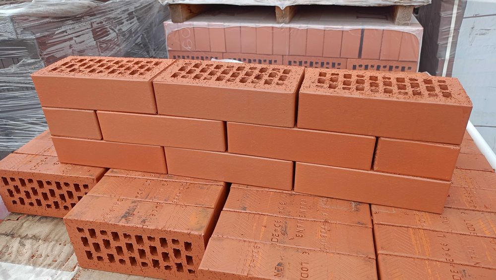 Cegła klinkierowa dziurawka Lode-Janka czerwona gat.1 na komin z dostawą kurierem