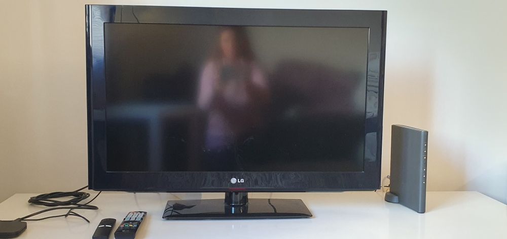 Tv  LG   em bom estado.
