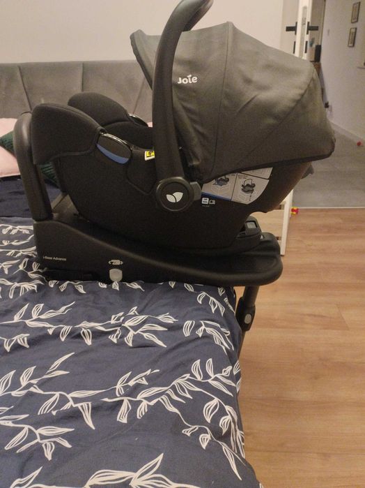 Fotelik z bazą Joie I-snug