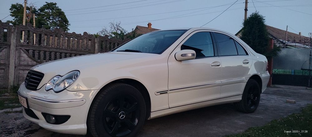 Mersedes Benz C180